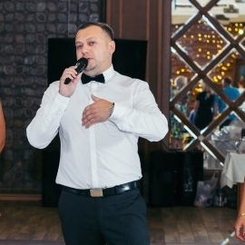 Ведущие Николай Бугаев