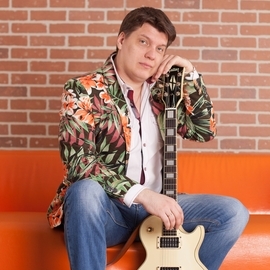 Музыкант Сергей Харламов
