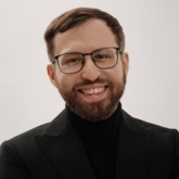 Ведущие Алексей  Зайкин 