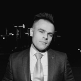 Ведущие Дмитрий  Маузер